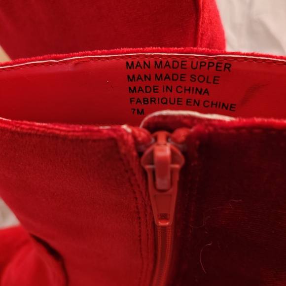 YRU Red Velvet Platform Block Heel Ankle Boots - Women - Picture 4 of 5